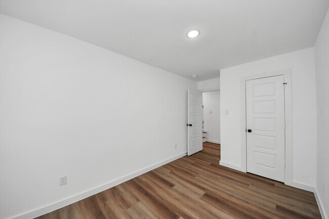 Foto del edificio - 8021 Birmingham St