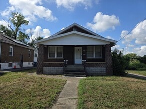Building Photo - 2528 McLaran Ave