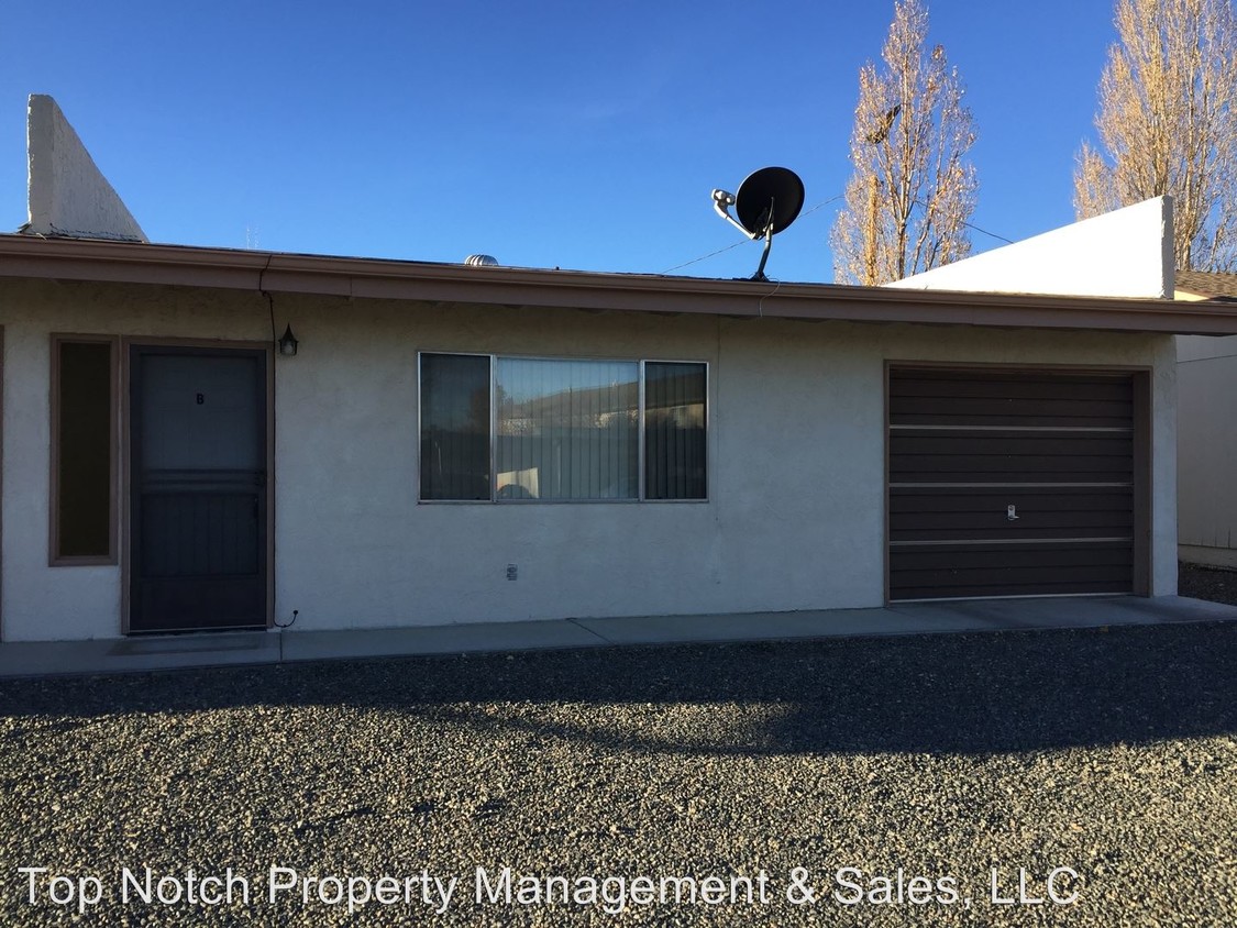 Primary Photo - 3136 N Navajo Dr