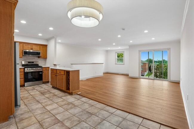 Building Photo - 9168 Ellie Dr