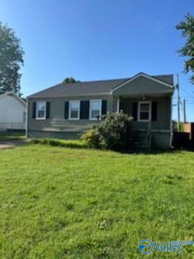 Foto principal - 3902 Birch Ave SW