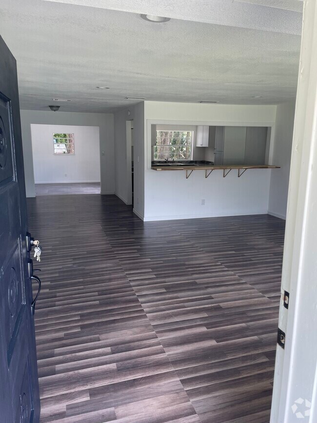 Apartments For Rent in East Palatka, FL with Garages 2 Rentals