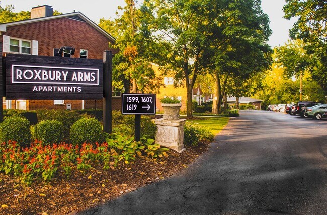 Foto del edificio - Marble Cliff Village, Roxbury Arms Apartments