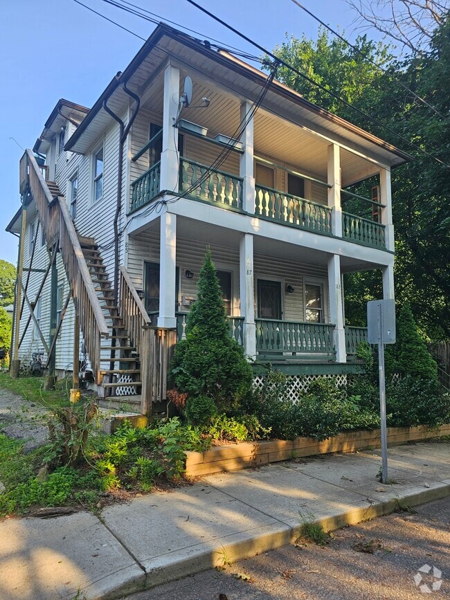 Building Photo - 87 Birch St