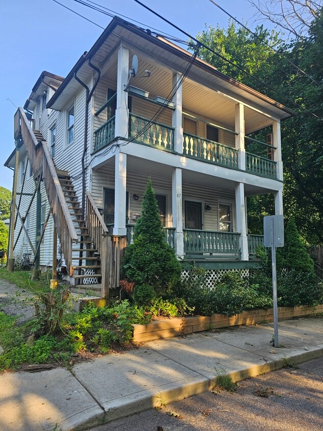 Primary Photo - 87 Birch St