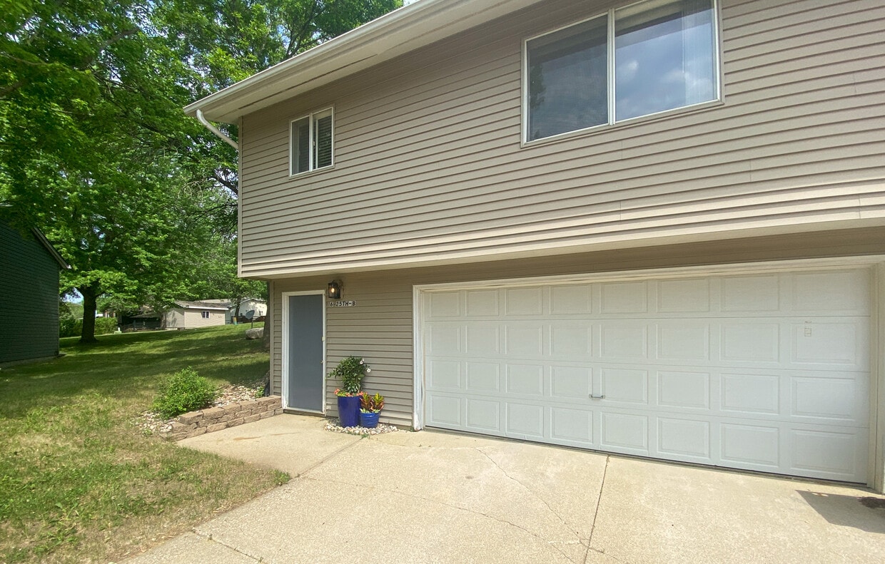 6 25th St, Spirit Lake, IA 51360 Townhome Rentals in Spirit Lake IA