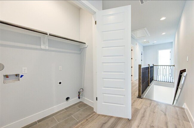 Foto del edificio - 3714 Mainer St