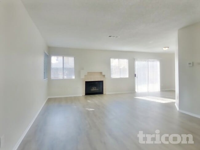 Building Photo - 1480 Medallion Ct