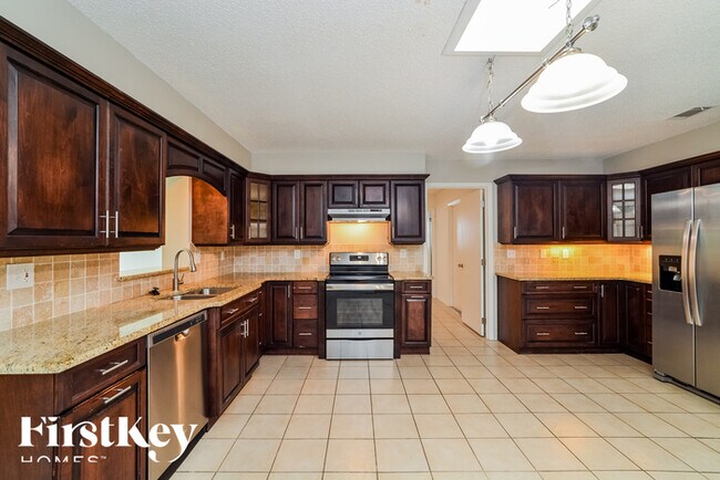 Building Photo - 1257 Poinsettia Dr