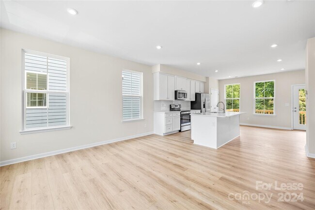 Foto del edificio - 3322 Beeler Ln