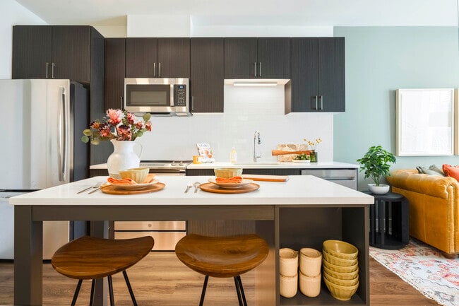 Building Photo - The Vale at the Parks