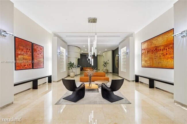 Foto del edificio - 2 br, 2 bath Condo - 9055 SW 73rd Ct Apt 301