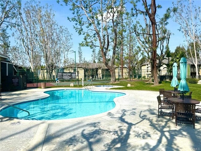 Building Photo - 3535 Banbury Dr