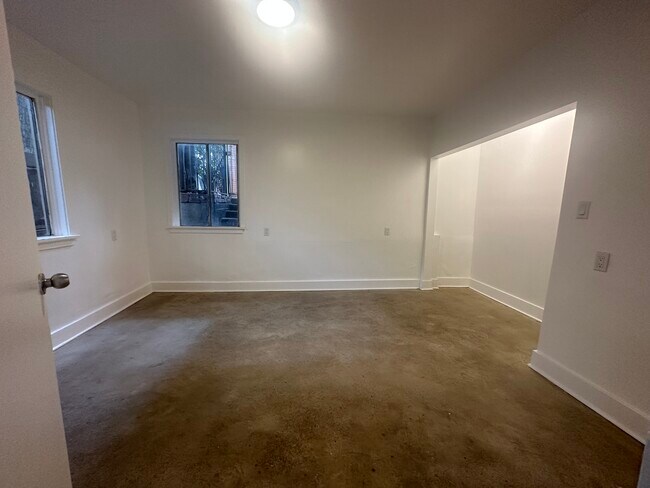 Main Bedroom - 1489 Wallace Ave