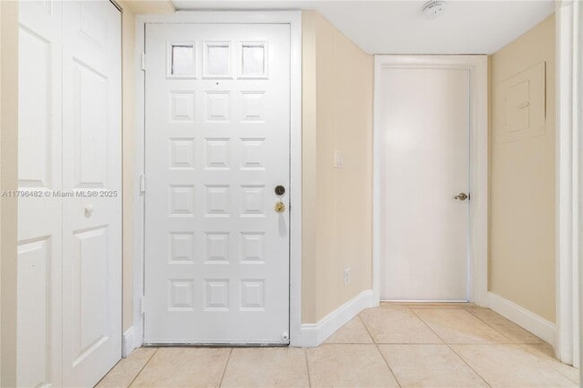 Building Photo - 958 Coral Club Dr