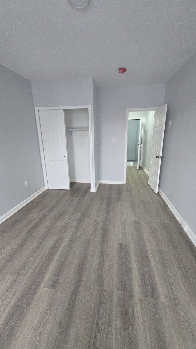 Dormitorio 1 - 1325 Narragansett St