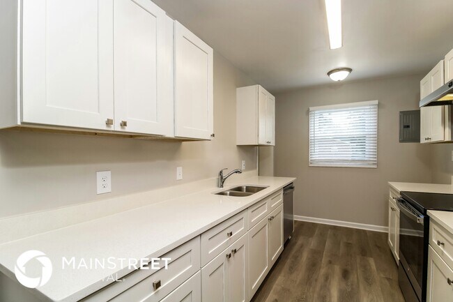 Foto del edificio - 633 Cedar Ln