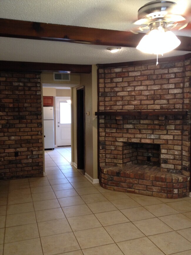 Building Photo - 45 Brandon Hall Dr