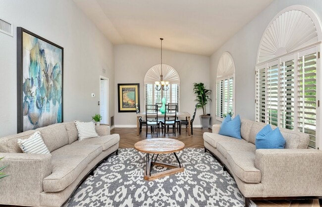 Foto del edificio - Rates Vary: $4,995 - $7,495