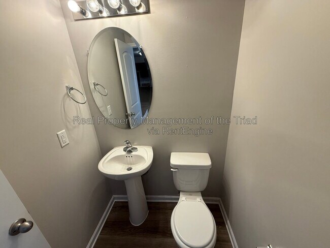 Foto del edificio - 1207 Willard St