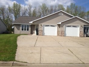 Building Photo - 438-440 W Hillside Dr