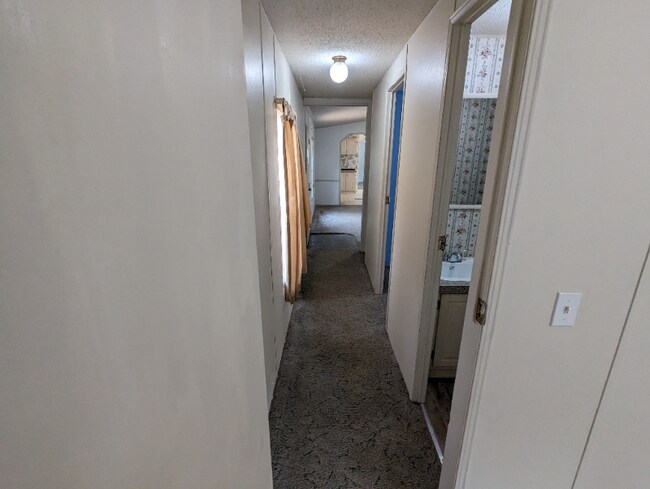 Building Photo - 261 Memory Ln