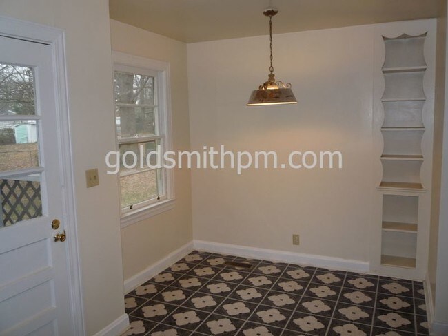 Foto del edificio - 10 Mayflower Ave