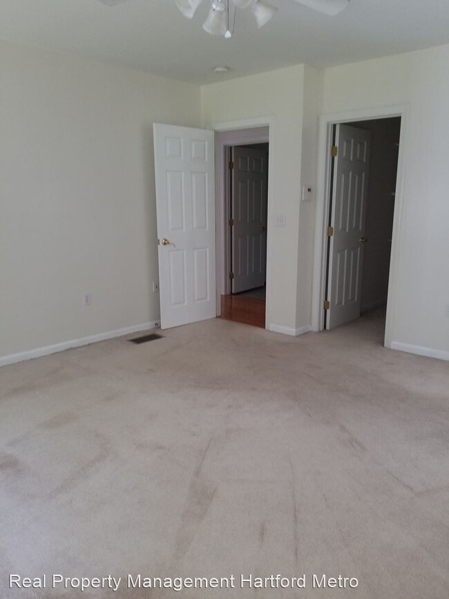 Building Photo - 3 br, 2.5 bath House - 17 Baldwin Dr
