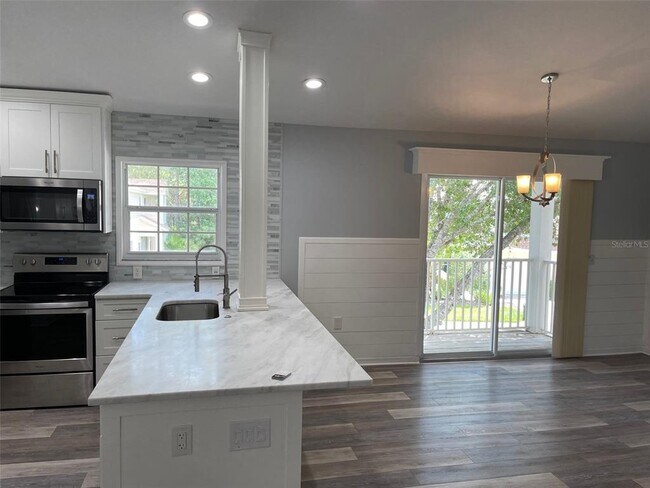 Foto del edificio - 6412 Rosefinch Ct