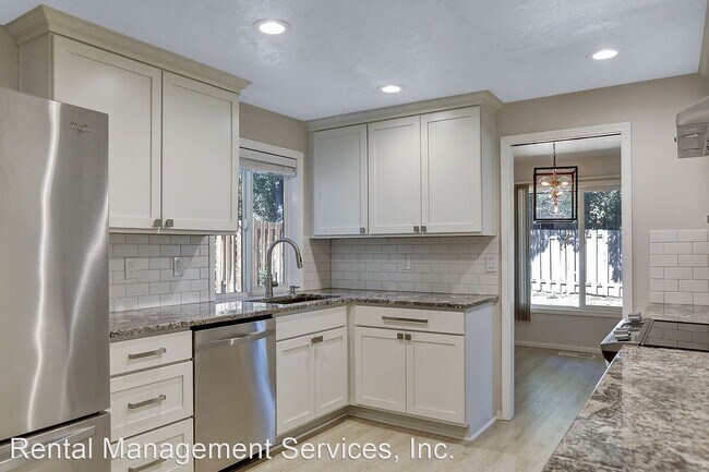 Building Photo - 3 br, 2 bath House - 11387 SW Ironwood Loop