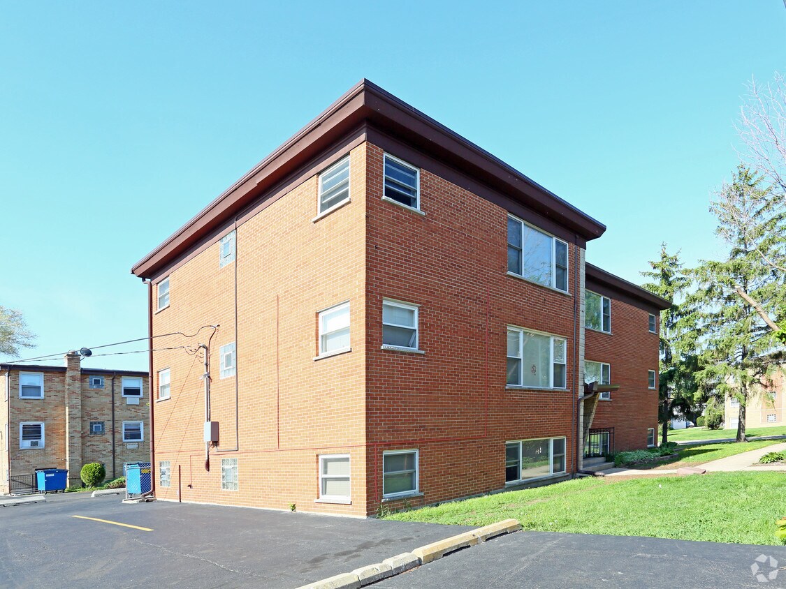 Building Photo - 615 S Iowa Ave
