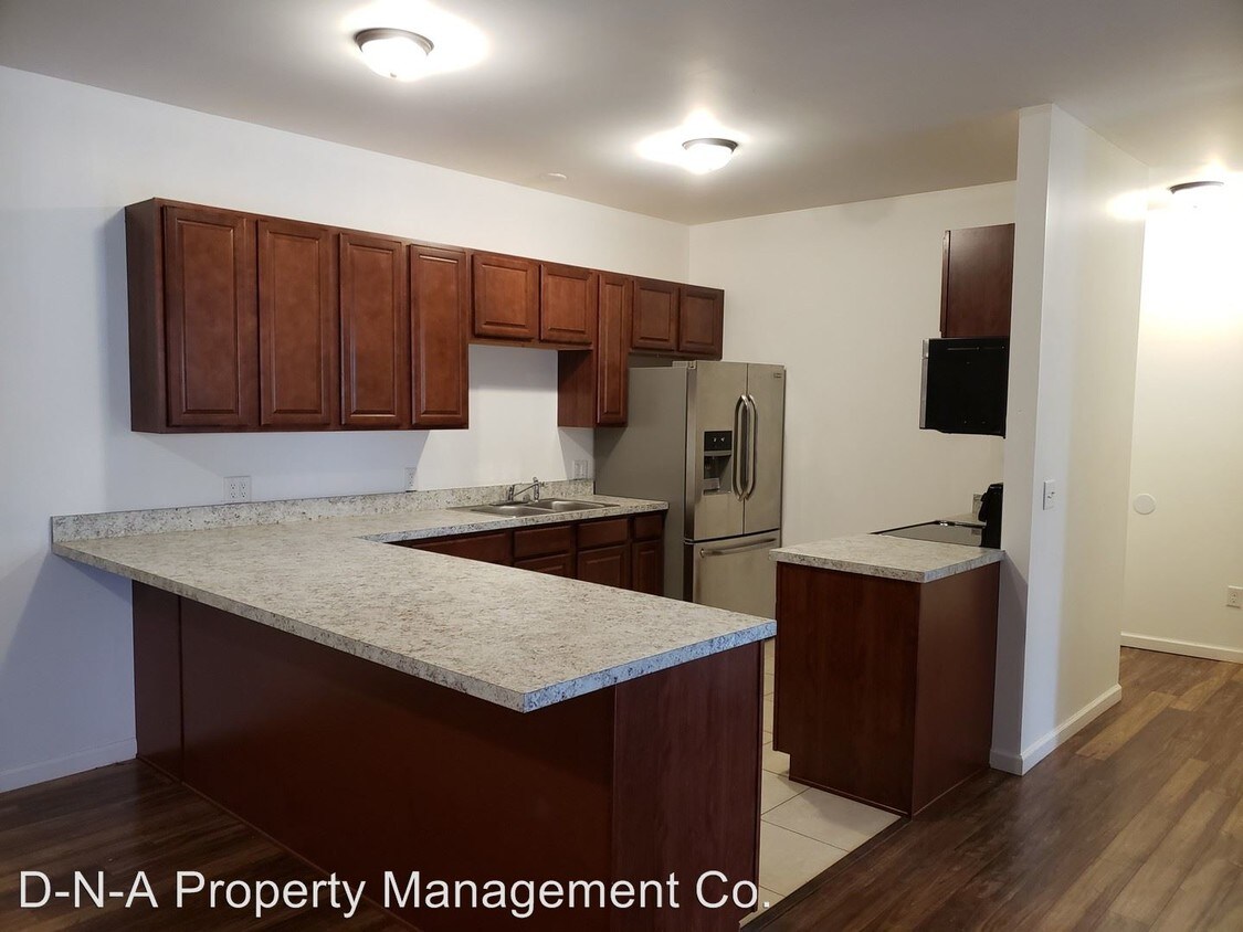 Primary Photo - 3 br, 1 bath House - 31 Broadway Ave Unit A