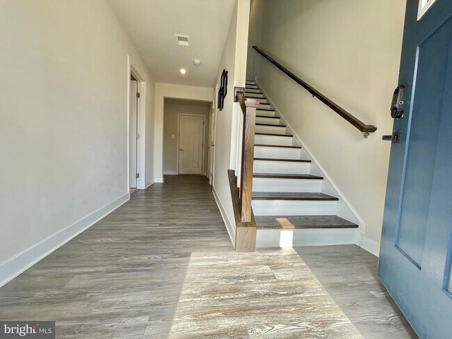 Building Photo - 8609 Shady Pines Dr