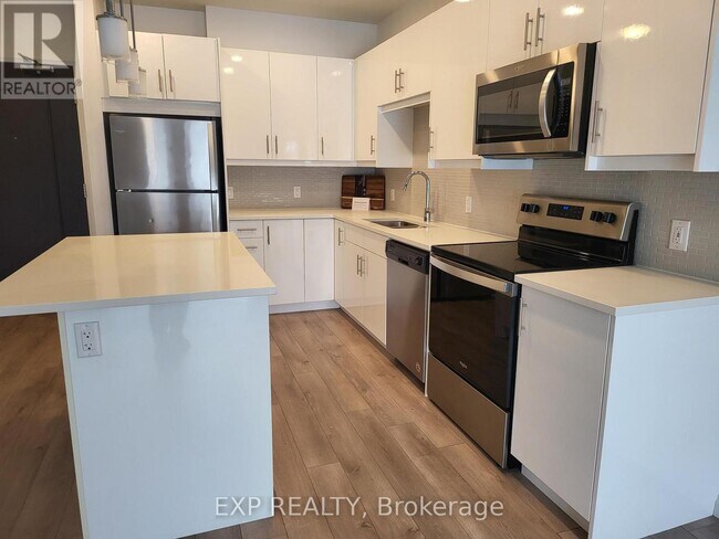 Building Photo - 144 Watson Rd N