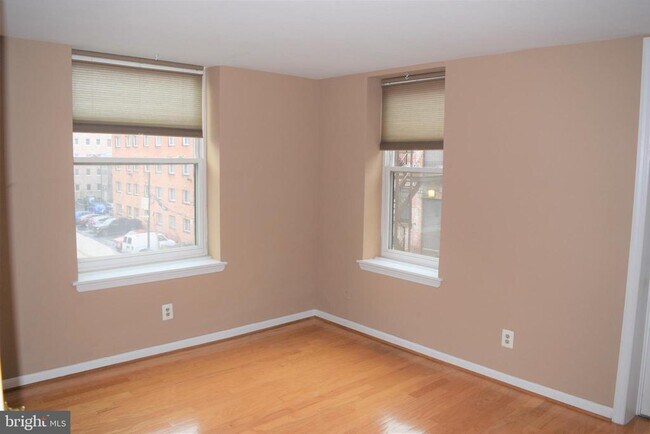 Foto del edificio - 1436 Meridian Pl NW