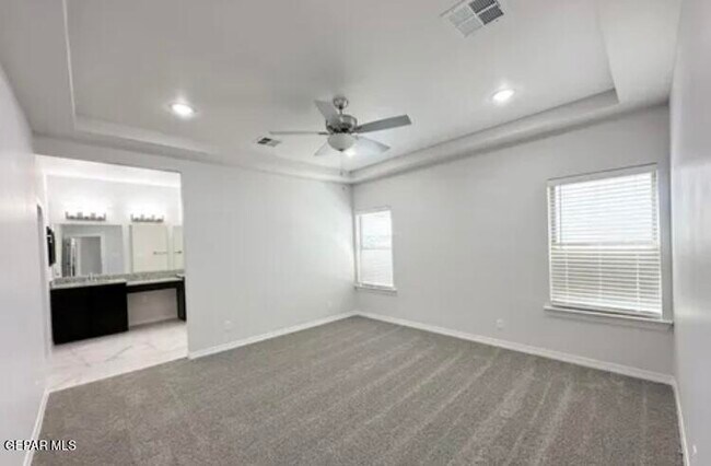 Foto del edificio - 13410 Carterton Ave