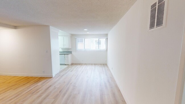 Interior Photo - 337 N. Palm Drive