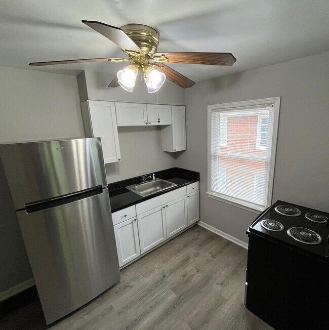 Foto del edificio - 1607 Algonquin Parkway - 3