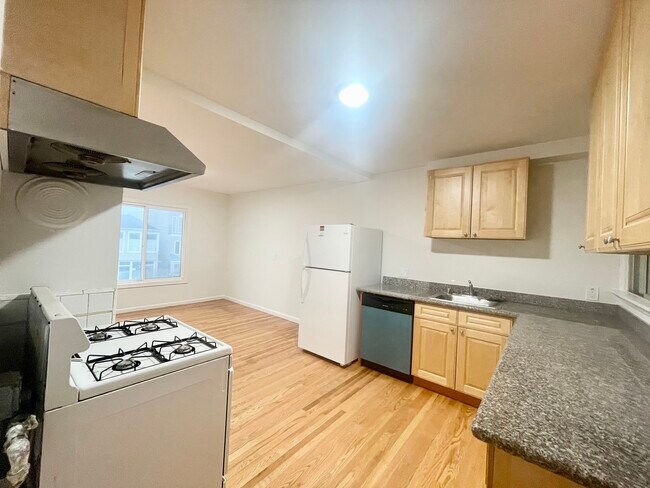 Kitchen to open dining - 2021 Judah St