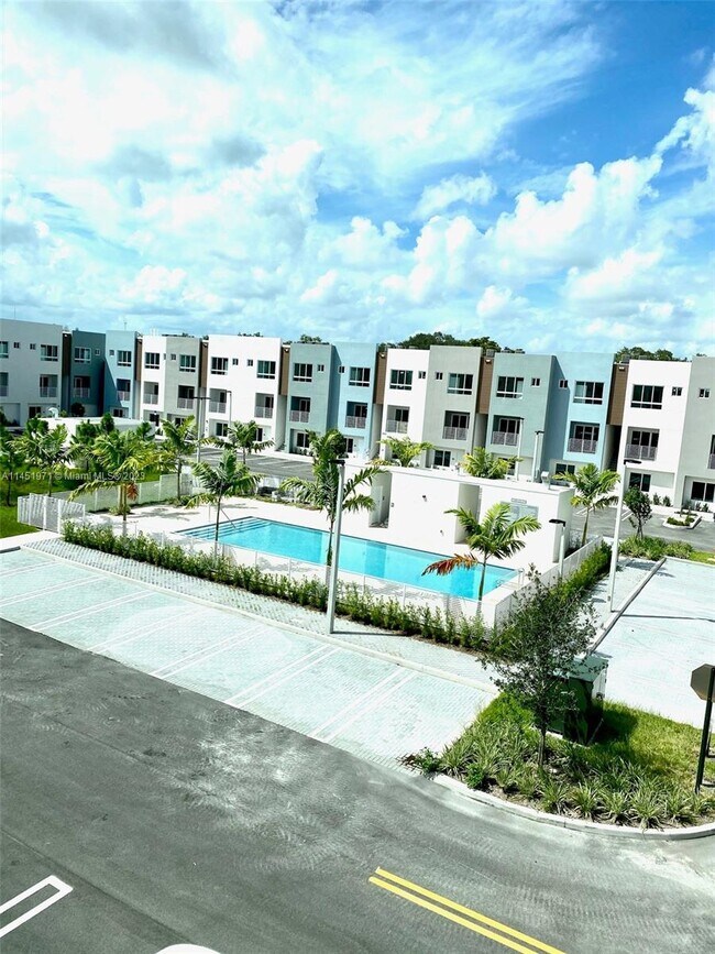 Foto del edificio - 2505 NE 193rd St