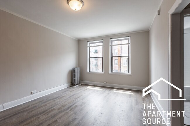 Foto del edificio - 2775 N Milwaukee Ave