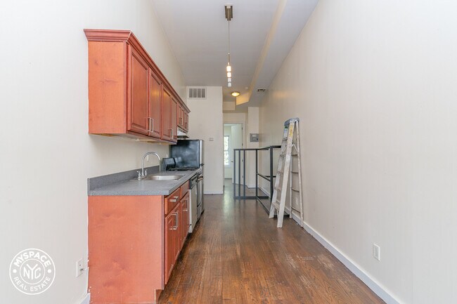 Foto del edificio - 299 Maujer St