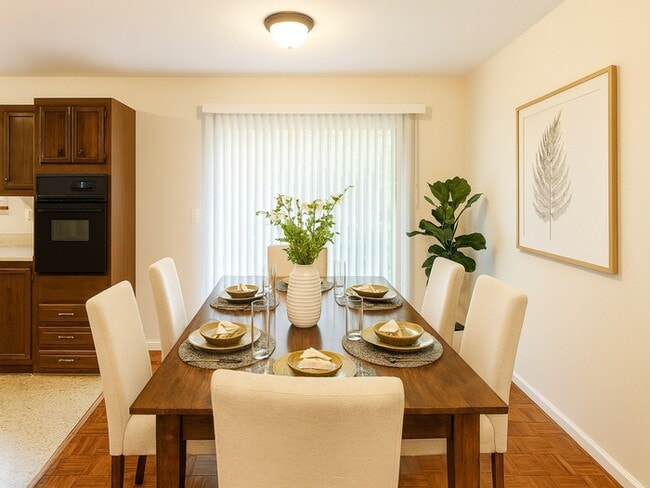 Foto del edificio - Beautiful 3BR 1BA Home w/ 2-Car Garage in Kansas City