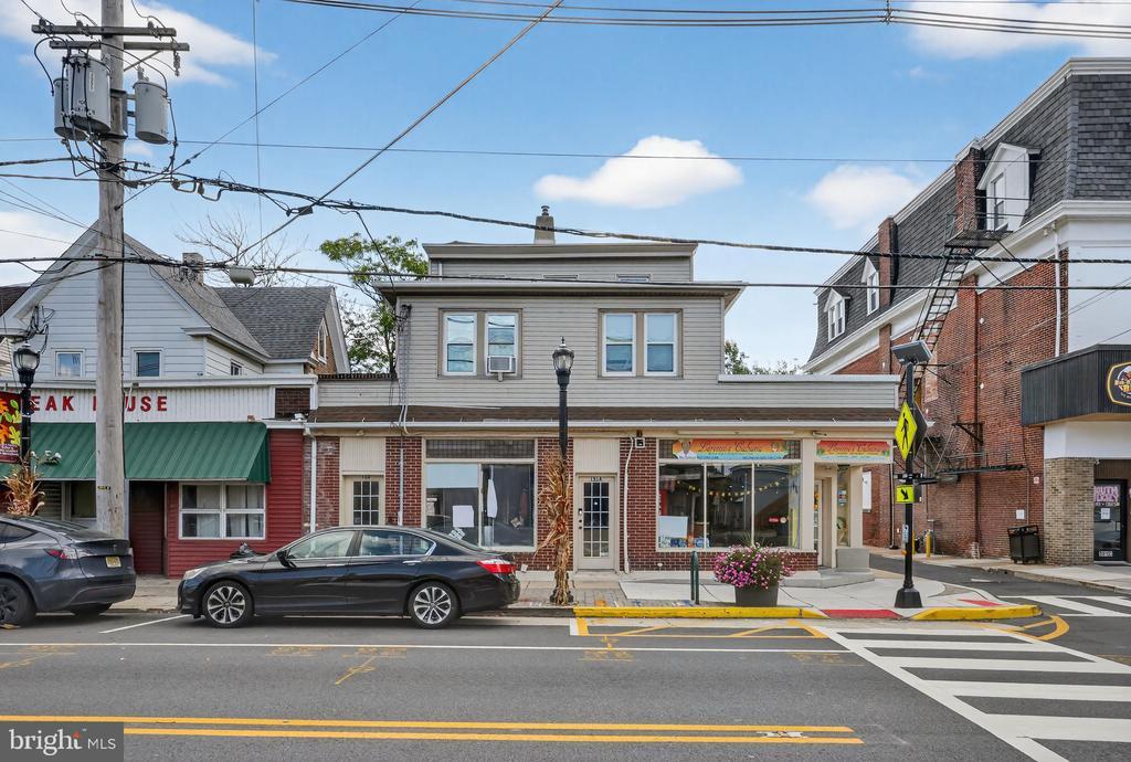 Building Photo - 189 Broadway