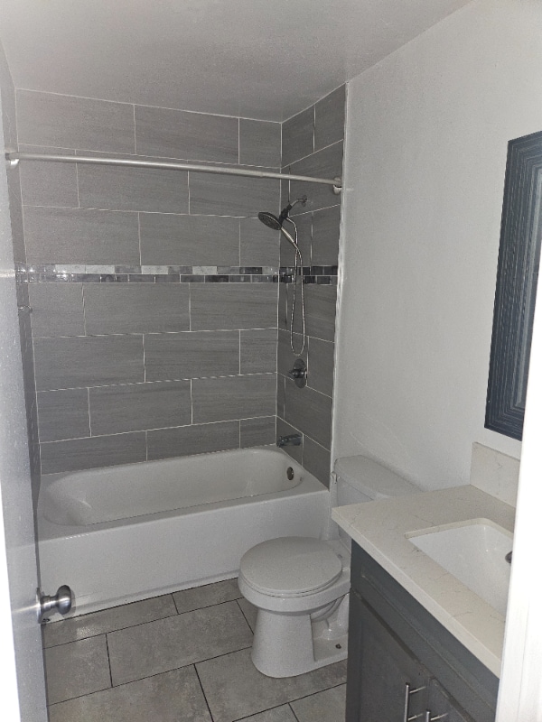 Building Photo - 740 W Paseo Del Mar