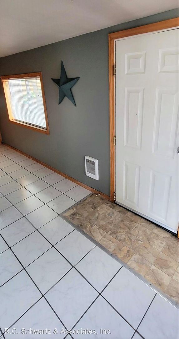Building Photo - 1 br, 1 bath House - 3202 E 33rd