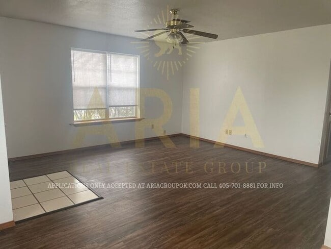 Building Photo - 2 Bed/1 Bath Duplex in Bridge Creek - AVAI...