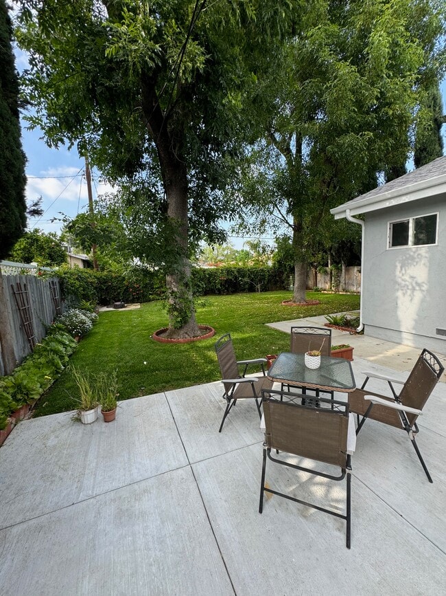 Building Photo - 18043 Martha St