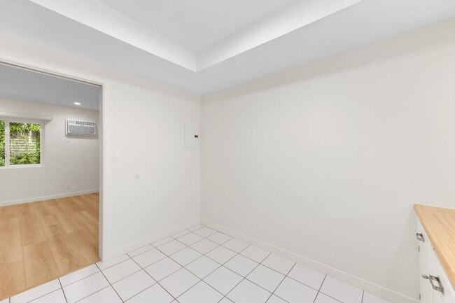Building Photo - 4345 Ventura Canyon Ave
