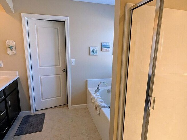 Building Photo - Build Equity While Leasing - Lease and Own...